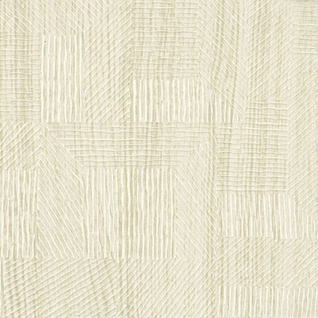 Reliefbehang van Elitis uit de Bois Sculpte Ramille-serie met een geometrisch patroon in zacht beige.