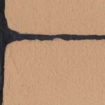Close-up van Elitis behang Hanji Nishino RM 1059 04 met een rechthoekig patroon van beige papier en zwarte lijnen.