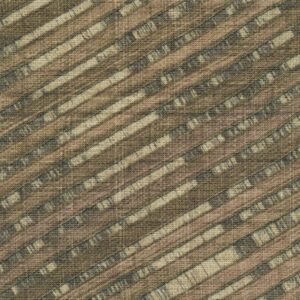 Close-up van Elitis behang uit de Matières Végétales collectie, model Speranza VP 987 02, met diagonale strepen in aardetinten en een textiele structuur.