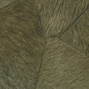 Detailopname van Elitis behang uit de Memoires Pampa collectie met textuur van gestikt groenkleurig dierenhaar.
