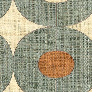 Detail van Elitis behang Merida Wall Pépite RM 1018-60 met een grafisch patroon van geweven natuurlijke vezels in groen, beige en oranje.