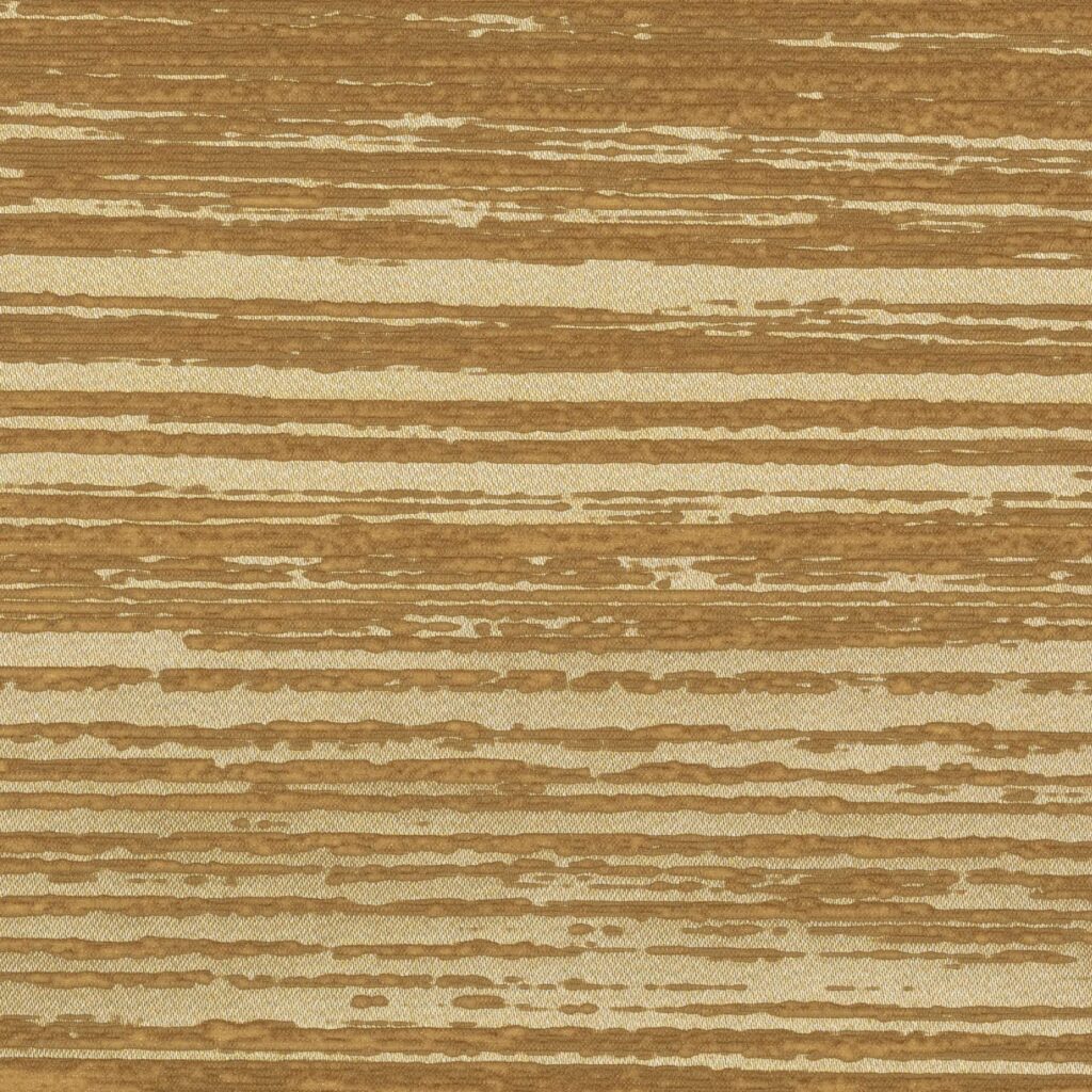 Behang met horizontale, goudbruine strepen in een abstract patroon uit de Elitis Mouvements Esprit Libre collectie.