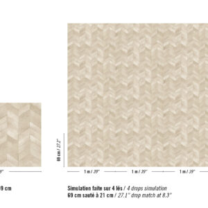 Beige Elitis-behang met visgraatpatroon uit de Sauvages Santa Fe collectie, getoond in volledige herhaling en als simulatie over vier banen.