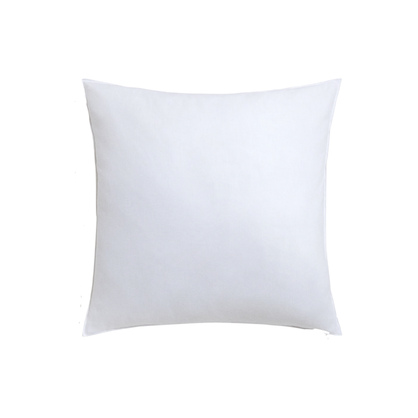Wit Elitis binnenkussen van 50 x 50 cm op een witte achtergrond.