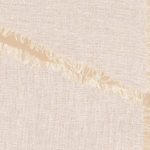 Lichtbeige Elitis Ceres Hera VP 1010 03 behang met een textuur van geweven stof en diagonale franjerand.