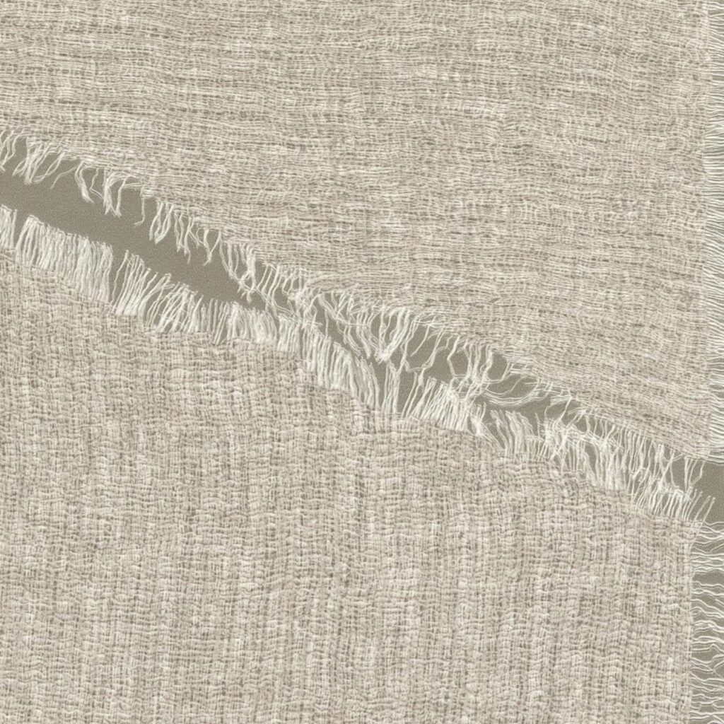 Beige textiele Elitis Ceres Hera VP 1010-81 wandbekleding met grove, geweven structuur en rafelige naden.