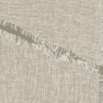 Beige textiele Elitis Ceres Hera VP 1010-81 wandbekleding met grove, geweven structuur en rafelige naden.