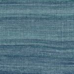 Blauwgroen Elitis Ceres Rhea VP 1008-42 behang met subtiele horizontale textuur.