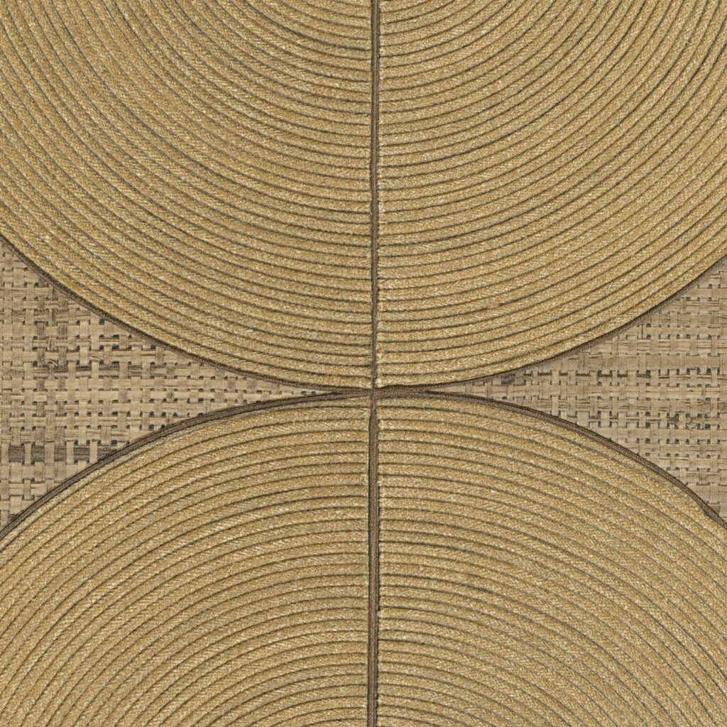 Detail van het Elitis Cordes Sensibles x Véronique de Soultrait behang met goudkleurige koordpatronen in halve cirkels op een geweven textielachtergrond.