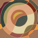 Abstracte wanddecoratie uit de Elitis Cordes Sensibles collectie met organische vormen in aardetinten, ontworpen door Véronique de Soultrait.
