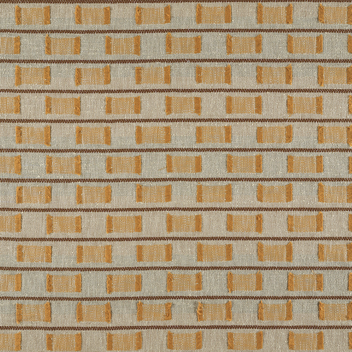 Textielpatroon Elitis Escondido Laredo met horizontale rijen van goudgele rechthoeken op een beige achtergrond.