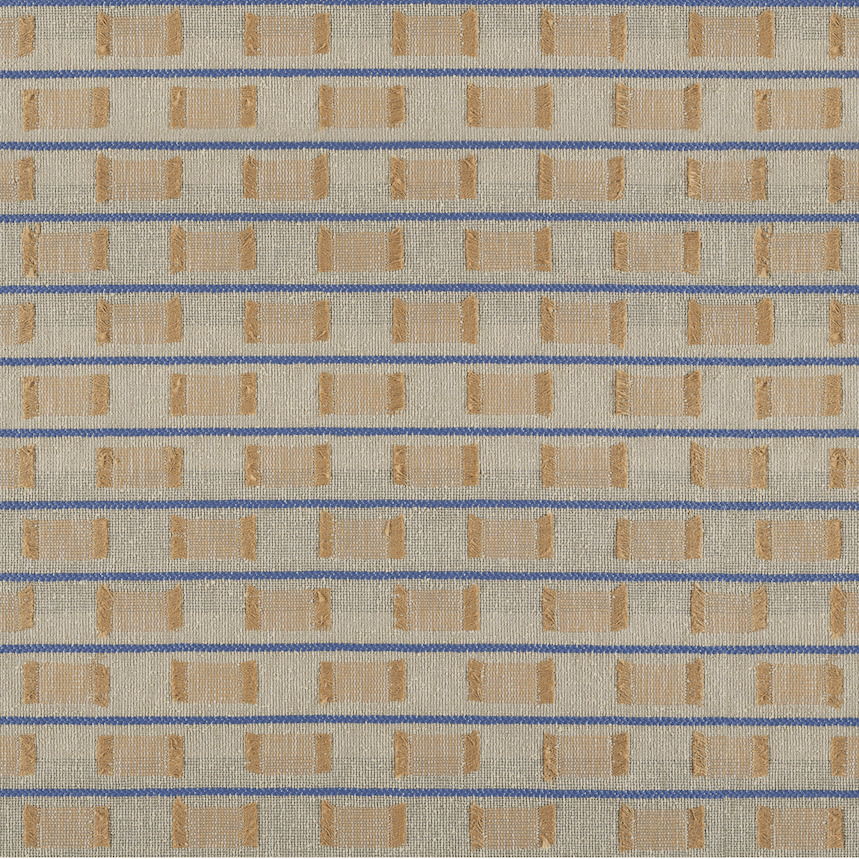 Textielpatroon Elitis Escondido Laredo met horizontale blauwe lijnen en rechthoekige beige en okergele vormen.