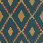 Geometrisch Elitis Escondido Paloha LR 362 67 patroon met ruitvormen in goud, rood en groenblauw.