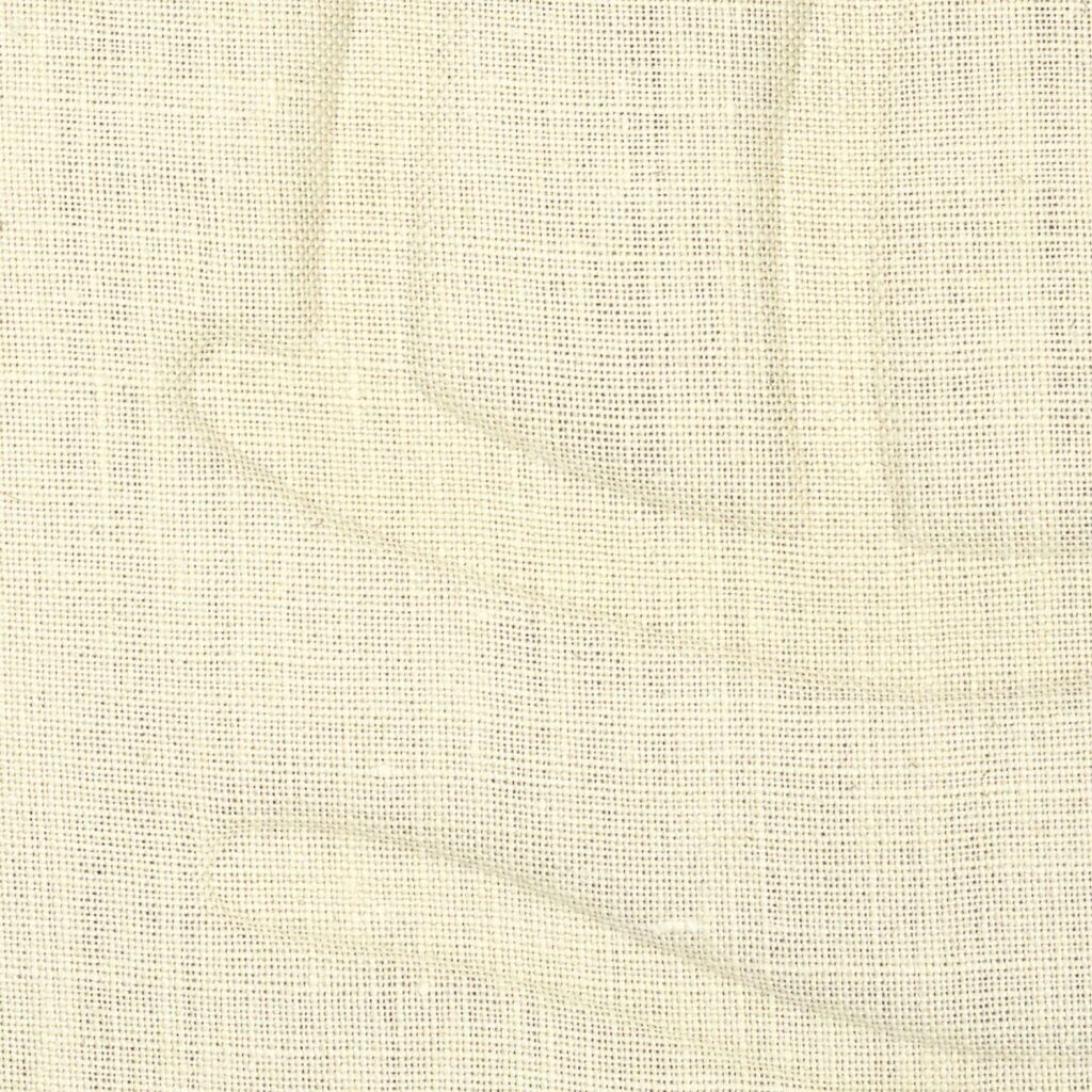 Beige wandbekleding van Elitis Forms Wave met een subtiele golvende textuur in linnenstructuur.