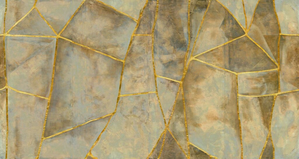 Decoratief wandpaneel Elitis Kintsugi Éclat VP 1022-01 met abstracte gebroken vormen en goudkleurige lijnen.