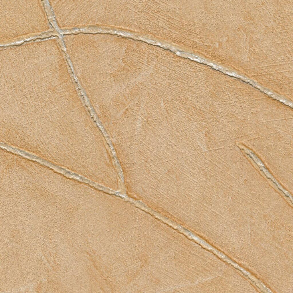 Textuur van Elitis Kintsugi VP 1004 13 behang in warm beige met glanzende, zilverkleurige barstlijnen.