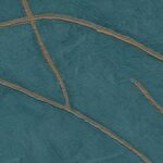 Donkergroen Elitis Kintsugi behang met reliëfstructuur en koperkleurige breuklijnen in Japans geïnspireerd design.