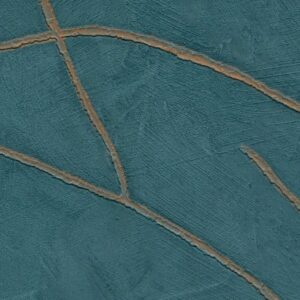 Donkergroen Elitis Kintsugi behang met reliëfstructuur en koperkleurige breuklijnen in Japans geïnspireerd design.