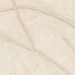 Crèmekleurig Elitis Kintsugi behang met een textuur van opvallende, goudbeige scheurlijnen geïnspireerd op Japanse reparatiekunst.