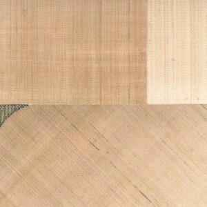 Beige Elitis Maestria Circe RM 1072 10 behang met een geweven textuur en geometrisch patroon.