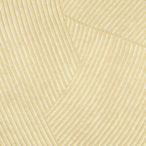 Beige wandbekleding uit de Elitis Matières à Réflexions collectie met een organisch patroon van golvende, reliëflijnen.