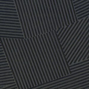 Donkerblauw Elitis Dédales VP 975 81 behang met een geometrisch patroon van schuine, parallelle reliëflijnen.