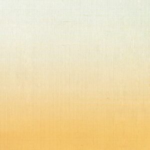 Behang Elitis Poesies de l’Instant RM 1082 08 met een zachte kleurverloop van lichtgeel naar beige en een fijne textielstructuur.