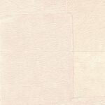 Lichtbeige Elitis Sangpi VP 1018 03 behang met subtiele textuur en leerachtige structuur.