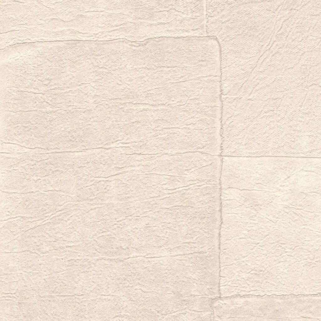 Lichtbeige Elitis Sangpi VP 1018 04 behang met een subtiele textuur en patroon van rechthoekige panelen.