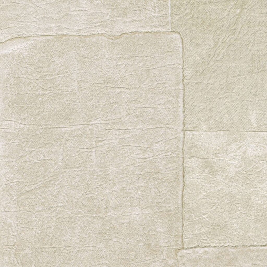 Beige Elitis Sangpi VP 1018 05 behang met een textuur die lijkt op ongelijke, handgemaakte papierlagen.
