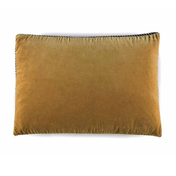 Mosterdgeel Elitis sierkussen Athena met fluweelachtige textuur en contrasterende bies.