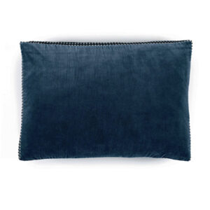 Donkerblauw Elitis sierkussen Athena met fluwelen textuur en decoratieve rand.