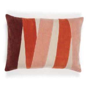 Rechthoekig Elitis-sierkussen Nais co 241 36 02 met brede diagonale strepen in rood-, roze- en crèmetinten.