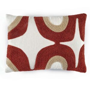 Elitis sierkussen Nirvana CO 228 34 02 met abstract patroon in rood, beige en wit.