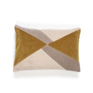 Rechthoekig Elitis sierkussen Clio CO 240 22 04 met geometrisch patroon in beige, okergeel en grijstinten.