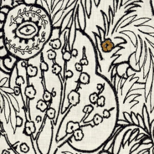 Gedetailleerd geborduurde Elitis-stof LZ 861 01 met zwart-witte botanische en symbolische motieven op een lichte achtergrond.