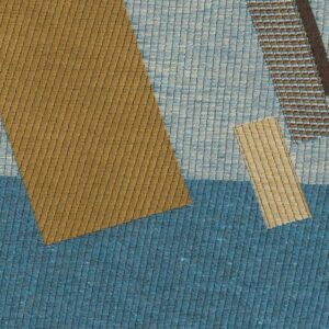 Detail van Elitis-stof Alchimia Corso LR 343 49 met grafische, geweven patronen in blauw, bruin en okergeel.