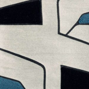 Close-up van Elitis-stof Alchimia Grafico LZ 889 41 met abstract patroon in zwart, wit en blauw.
