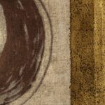 Detail van de Elitis-stof Craft Chic Allegoria LR 339 72 met abstract patroon in bruin, beige en goudtinten.