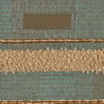 Detail van de Elitis-stof Craft Chic Regina LR 335-61 met een combinatie van blauw geweven textiel, gouden accenten en beige lusstructuur.