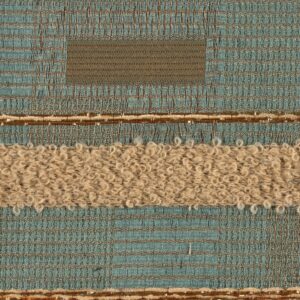 Detail van de Elitis-stof Craft Chic Regina LR 335-61 met een combinatie van blauw geweven textiel, gouden accenten en beige lusstructuur.