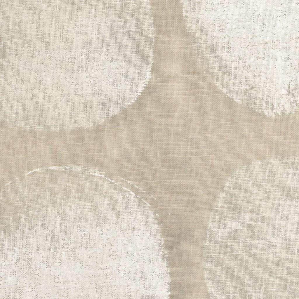 Beige Elitis-stof Ephemere Full Moon LI 894 05 met abstract patroon van vervaagde ronde vormen.