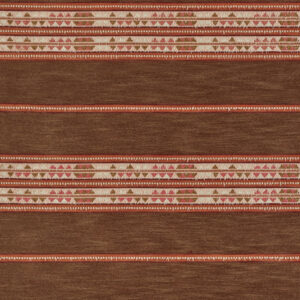 Bruin textiel met horizontale strepen en een kleurrijk geometrisch patroon uit de Elitis-stof Escondido Alma WO 114 35.