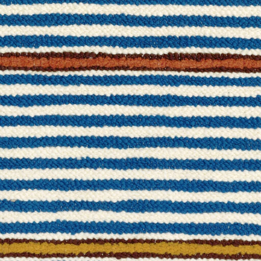 Gestreepte Elitis-stof Escondido Xalapa LR 357 41 met afwisselende blauwe, witte, bruine en okergele banen.