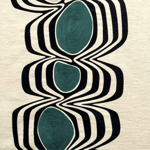 Decoratieve Elitis-stof uit de Escale-collectie met abstract patroon van turquoise en zwarte golvende lijnen op een beige achtergrond.
