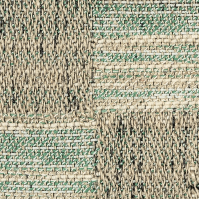 Detailopname van Elitis-stof Horizon LI 873 67 met een geweven patroon in beige, groen en zwart.