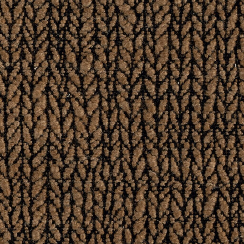 Close-up van de Elitis-stof Horizon LI 877 met een bruin en zwart geweven patroon.