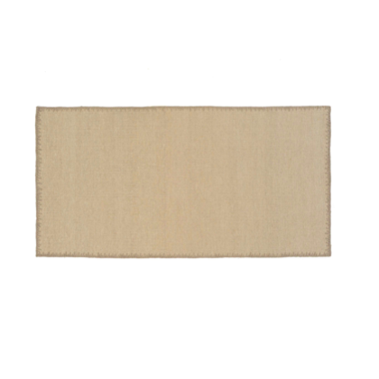 Beige Elitis Tenere vloerkleed met een subtiele geweven structuur en afgewerkte randen.