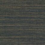 Donkergekleurd geweven behang Elitis Tribus Favoris RM 1070-81 met horizontale stroken in natuurlijke tinten.