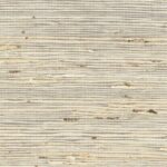 Natuurlijke grasscloth-behangstructuur met horizontale strepen in beige en grijstinten uit de Elitis Tribus collectie (rm-1083-04).